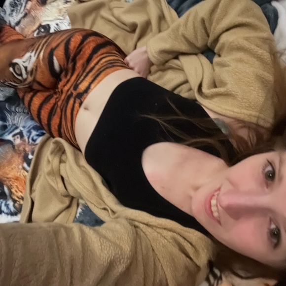 Meet your Posher, Amanda - Picture 4 of 9